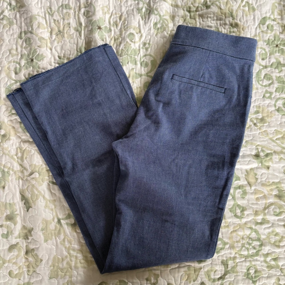 Loft blue & white kick out pant, size 8